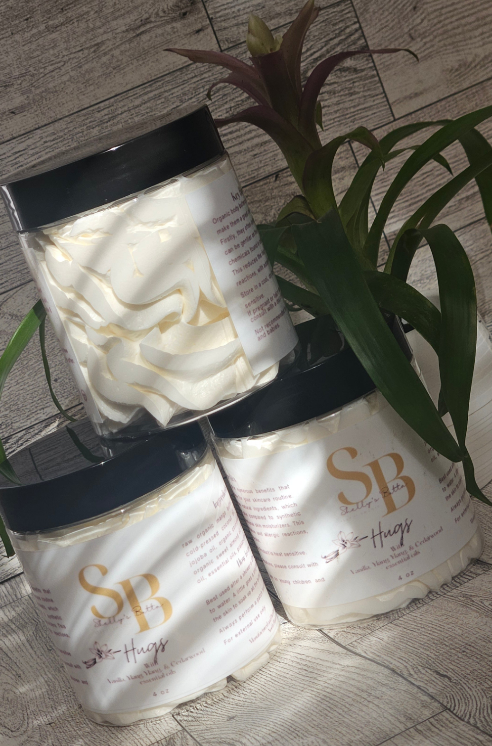 Hugs body butter with vanilla, ylang ylang and Cedar wood, essential oils.