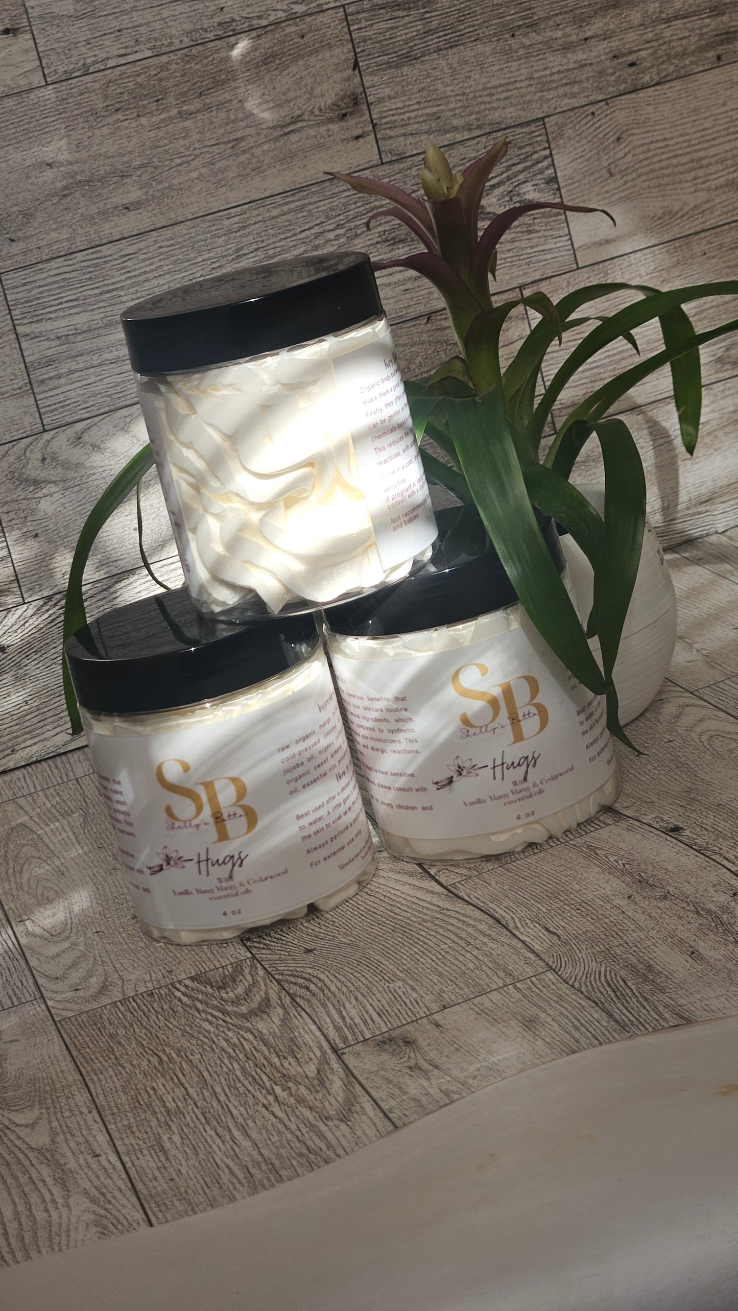 Hugs body butter with vanilla, ylang ylang and Cedar wood, essential oils.