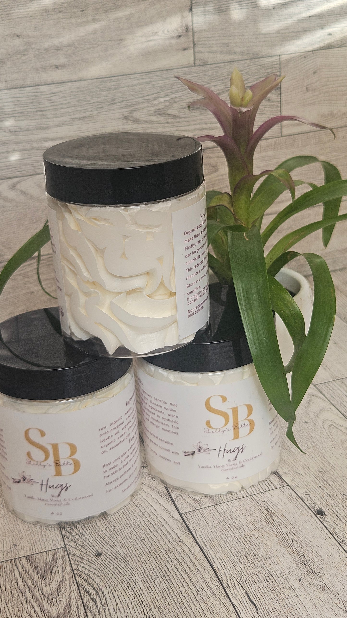 Hugs body butter with vanilla, ylang ylang and Cedar wood, essential oils.